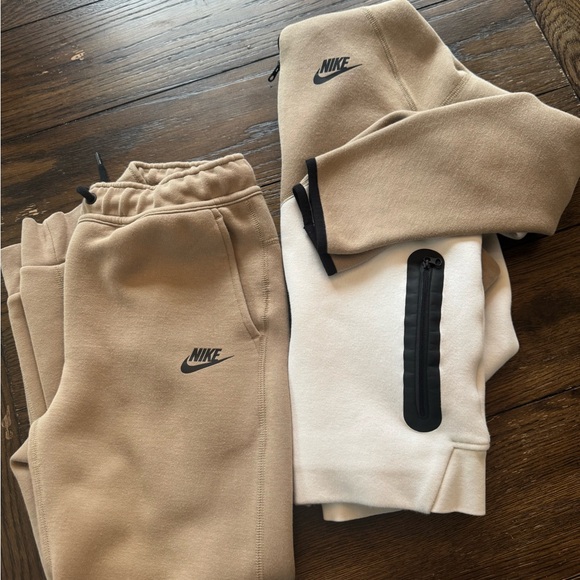 Nike Tech Fleece Matching Set - Picture 1 of 6